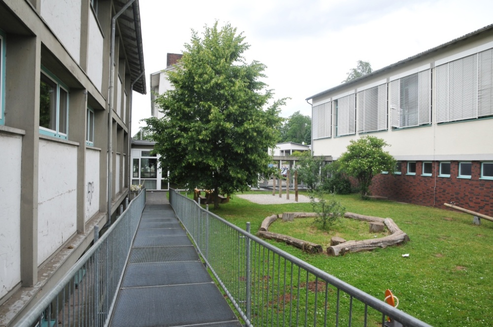 Schulansichten der Wiedheckschule in Brebach Schulansichten der Wiedheckschule in Brebach