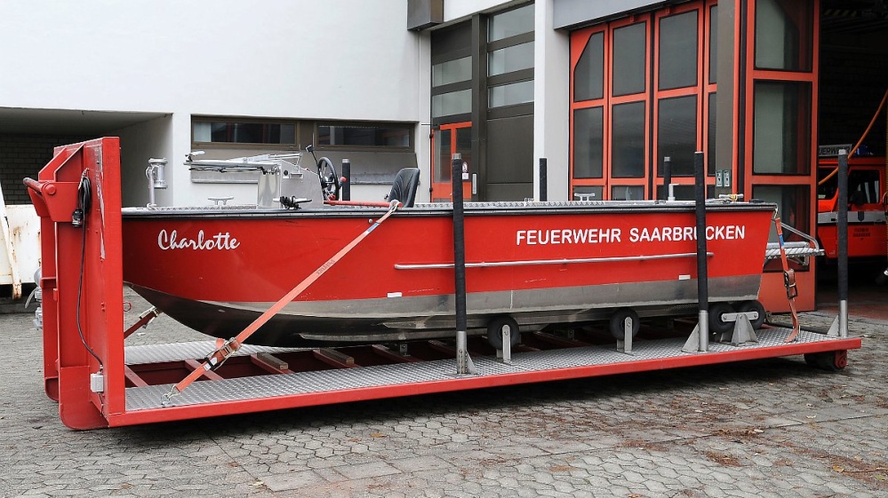 Abrollbehälter Mehrzweckboot Abrollbehälter Mehrzweckboot