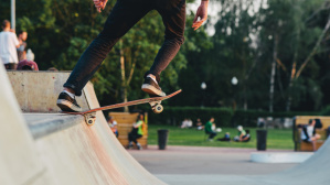 Kinder im Skatepark (Foto: starovphoto/Fotolia) Kinder im Skatepark (Foto: starovphoto/Fotolia)