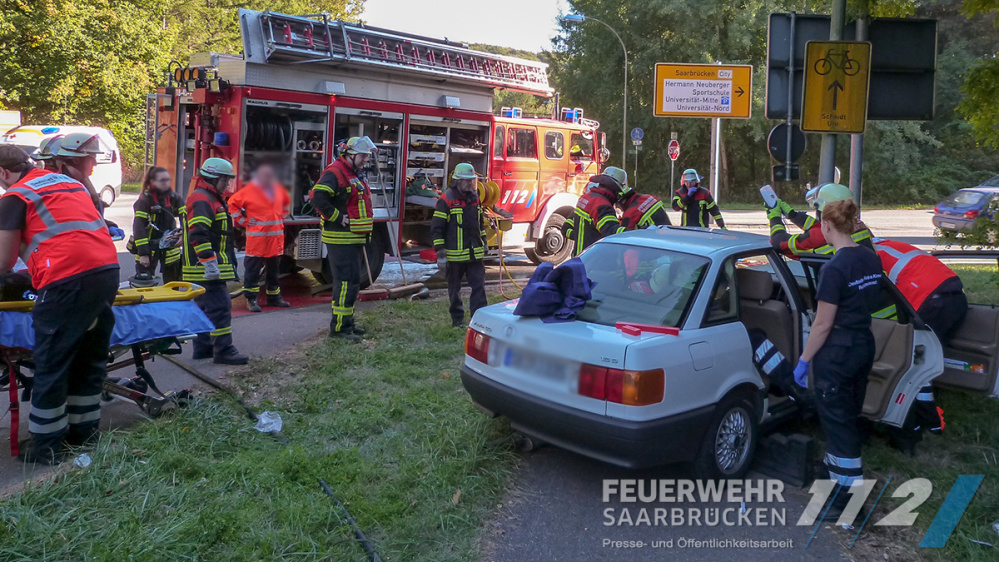 (Fotos FWSB) Verkehrsunfall in Dudweiler (Fotos FWSB) Verkehrsunfall in Dudweiler