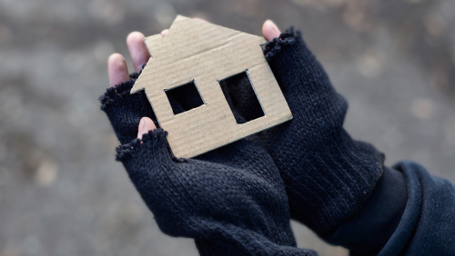 Obdachlosenhilfe (Foto: Shutterstock/Roman Bodnarchuk) Obdachlosenhilfe (Foto: Shutterstock/Roman Bodnarchuk)