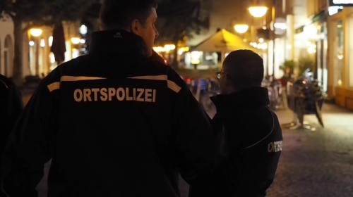 OB Uwe Conradt unterwegs mit dem Kommunalen Ordnungsdienst OB Uwe Conradt unterwegs mit dem Kommunalen Ordnungsdienst