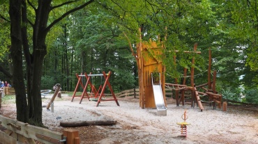 Neu gestalteter Spielplatz "Lumpenberg" in Altenkessel Image