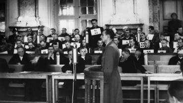Rastatter Prozesse, Zeuge bei Aussage, Rastatt Dez. 1946 (BArch, Bild 183-V02833, o. Ang. Image