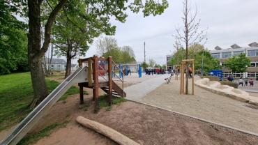 Ansicht des sanierten Schulhofs der GTGS Füllengarten Image