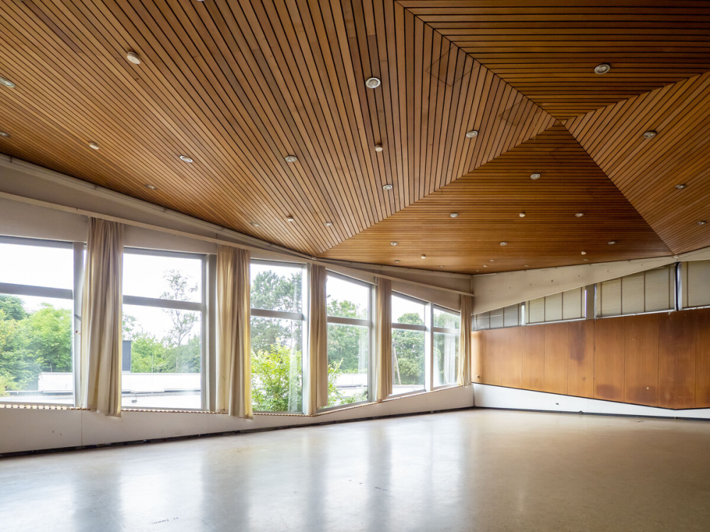 Großer Saal des Bürgerhauses in Rockershausen. Großer Saal des Bürgerhauses in Rockershausen.