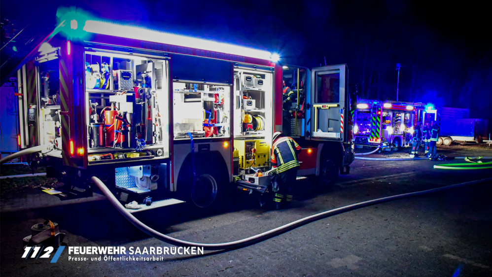 Einsatzbilder - Brand Lagerhalle Bischmisheim Einsatzbilder - Brand Lagerhalle Bischmisheim