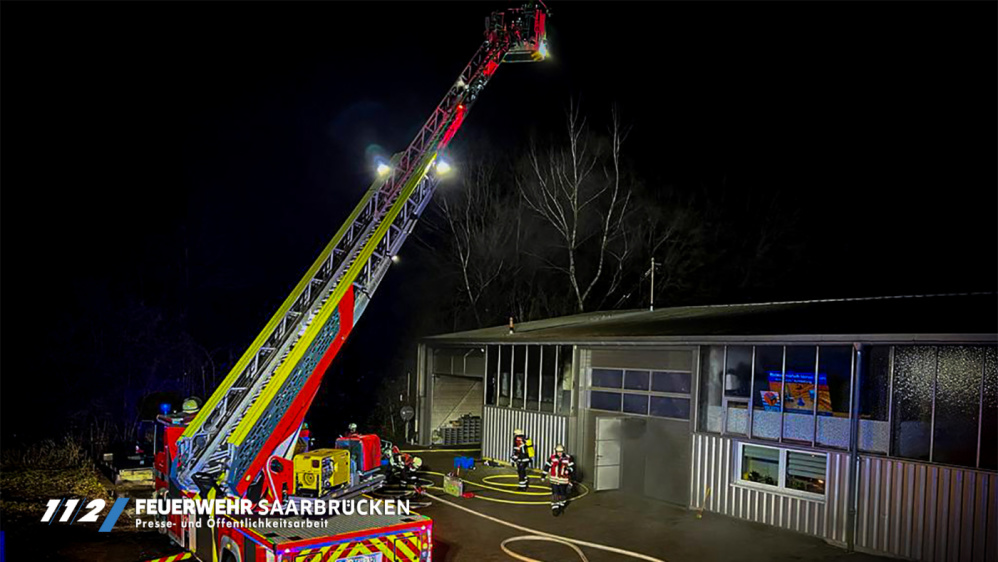Einsatzbilder - Brand Lagerhalle Bischmisheim Einsatzbilder - Brand Lagerhalle Bischmisheim