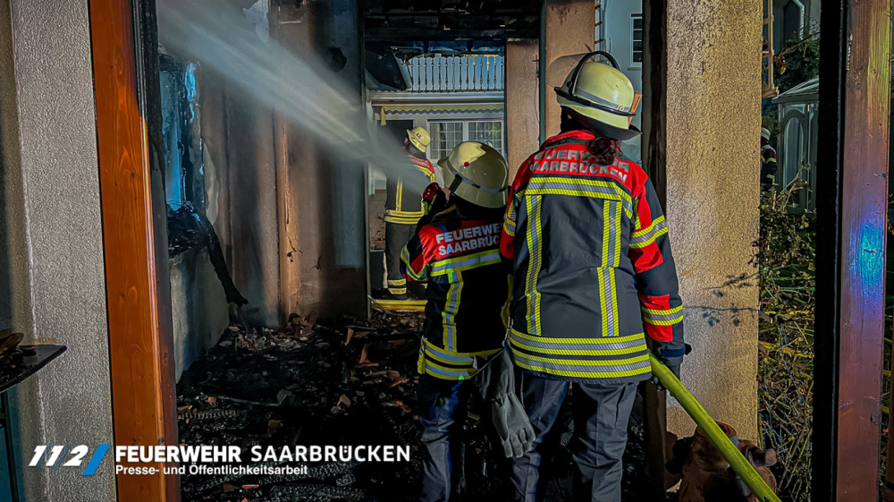 Einsatzbilder - Dachstuhlbrand in Bübingen Einsatzbilder - Dachstuhlbrand in Bübingen