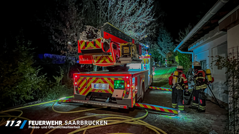 Einsatzbilder - Dachstuhlbrand in Bübingen Einsatzbilder - Dachstuhlbrand in Bübingen
