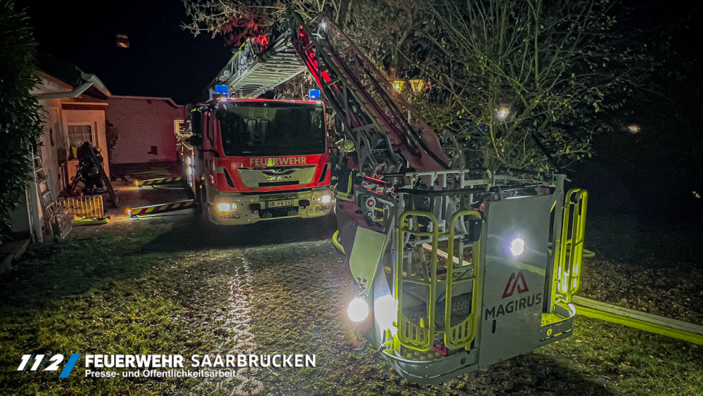 Einsatzbilder - Dachstuhlbrand in Bübingen Einsatzbilder - Dachstuhlbrand in Bübingen