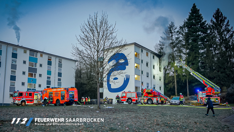 Wohnungsbrand mit Menschenrettung in Dudweiler - 11.01.2024 Wohnungsbrand mit Menschenrettung in Dudweiler - 11.01.2024
