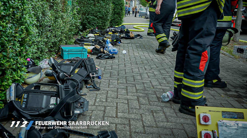 Einsatzbilder - Dachstuhlbrand in Dudweiler Einsatzbilder - Dachstuhlbrand in Dudweiler