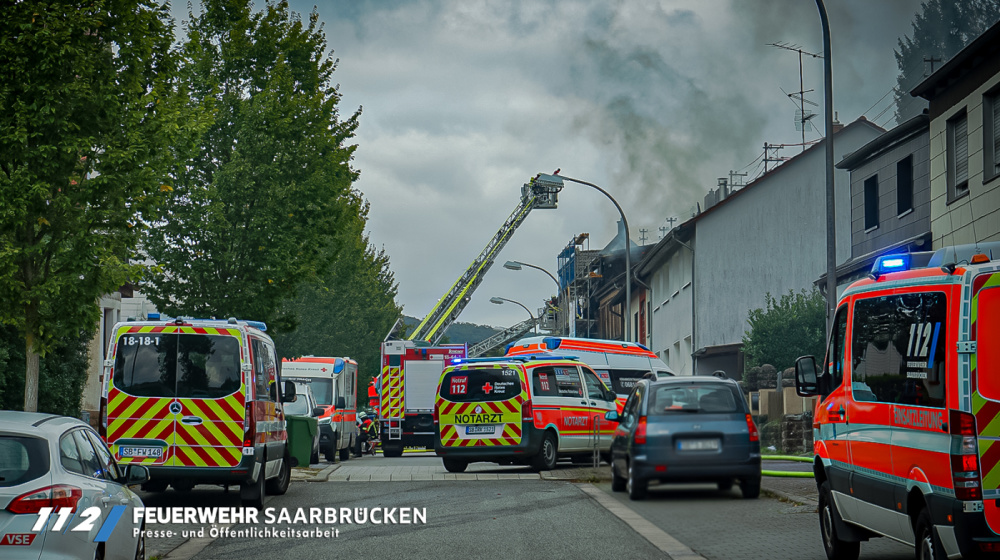 Einsatzbilder - Dachstuhlbrand in Dudweiler Einsatzbilder - Dachstuhlbrand in Dudweiler