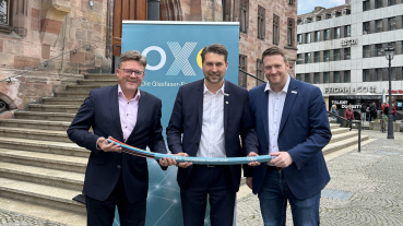 Dr. Sören Trebst, Geschäftsführer OXG, Oberbürgermeister Uwe Conradt, Tobias Raab, Dezernent für Wirtschaft, Soziales und Digitalisierung Image