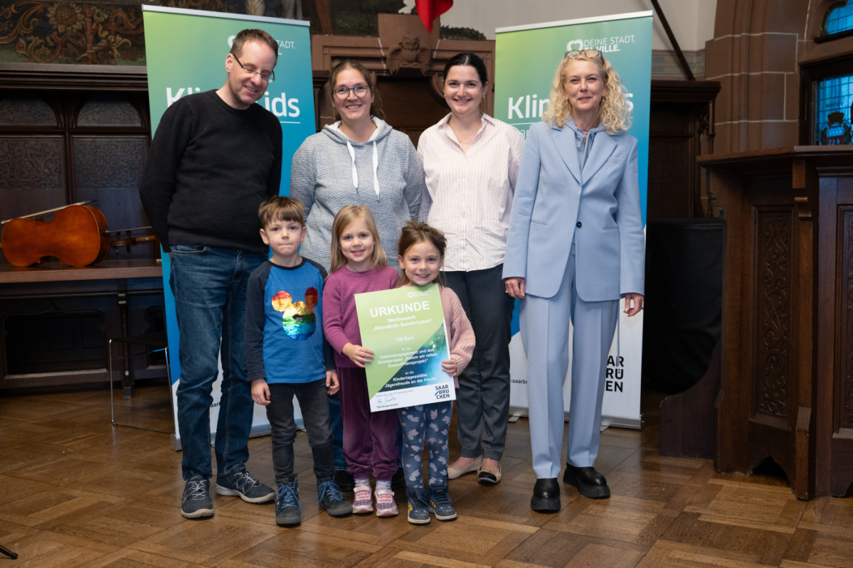 Gruppenfoto Preisträger Platz 8 - KITA Jägersfreude an der Kirche